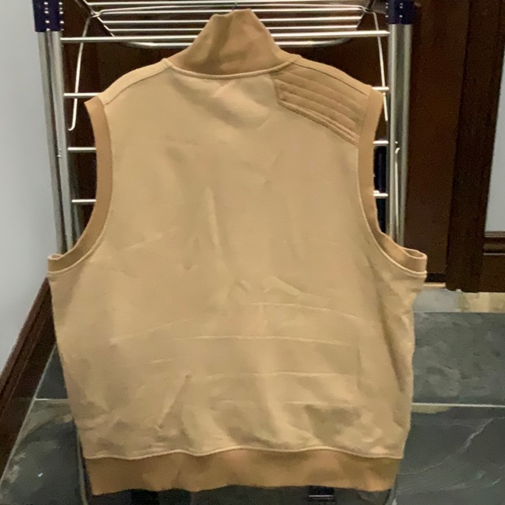 Vest - Picture 2 of 4